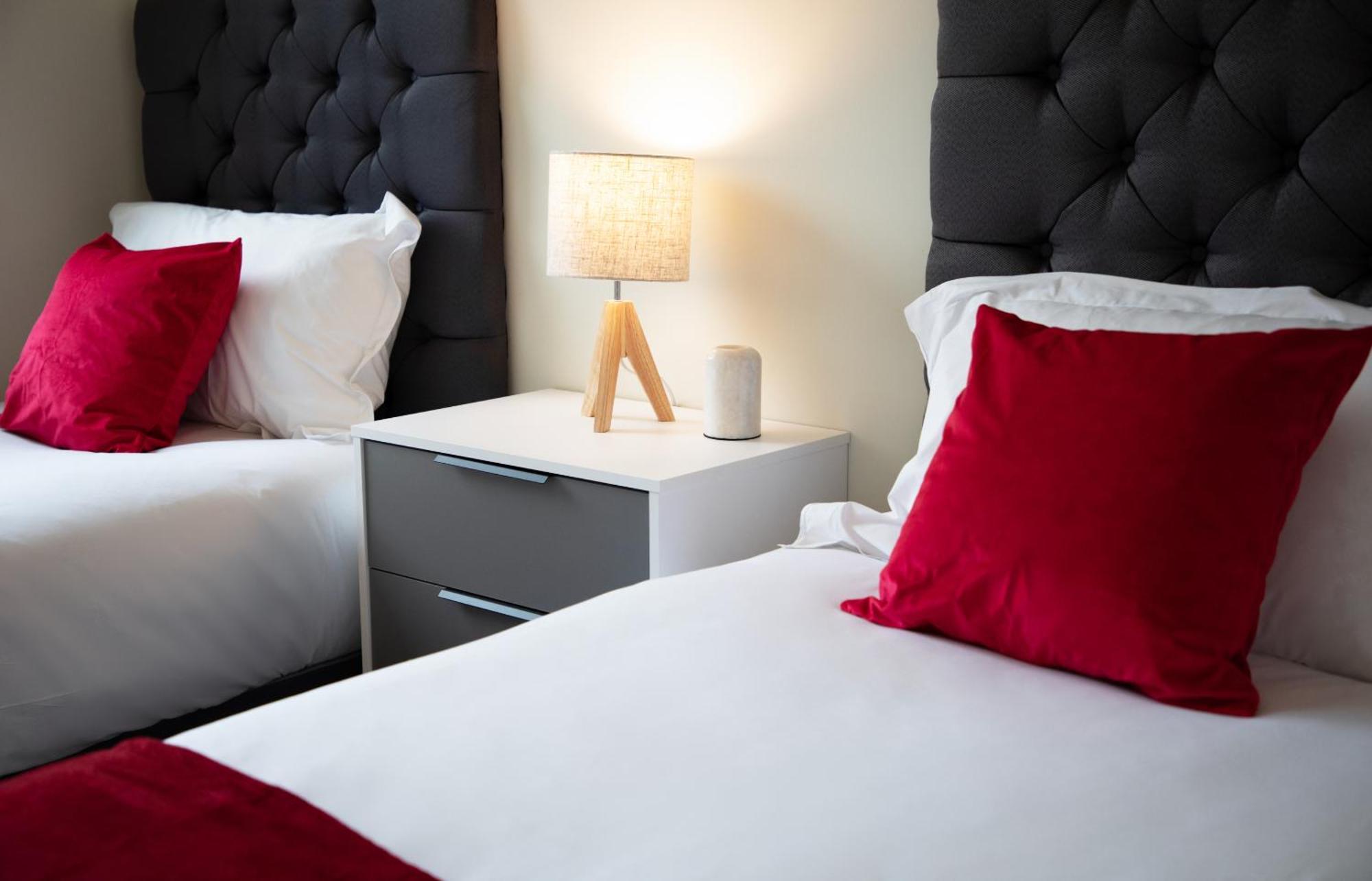 Ferienwohnung The Kaizen West Bromwich Zimmer foto
